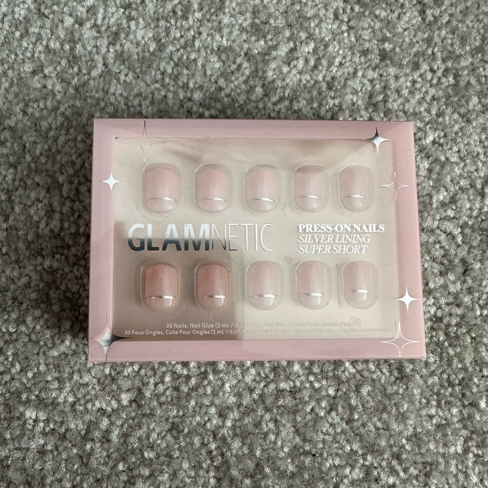 NWT- Glamnetic Press-On Nails Silver Lining Super Short